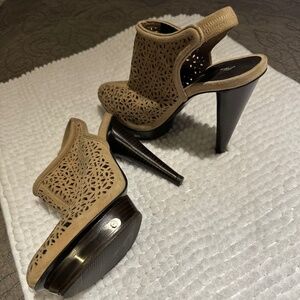 Brand new Elizabeth and James